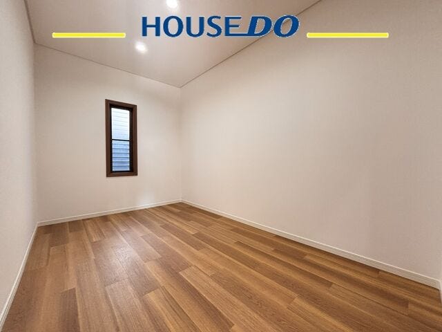 4.5帖の納戸には大きな物を置いたり、洗濯物干しなど予備の部屋としてお使いいただけます♪