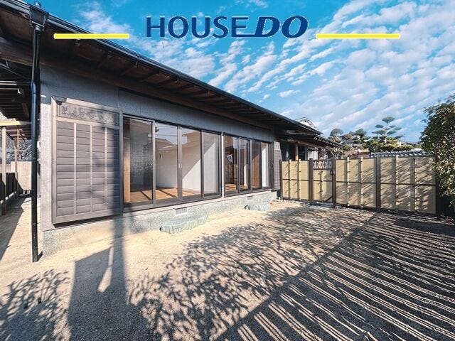 【外観】
南向き+平屋+お庭付き♪少し行けば南バイパスが通っており、福岡市や筑紫野市へのアクセス良好です♪