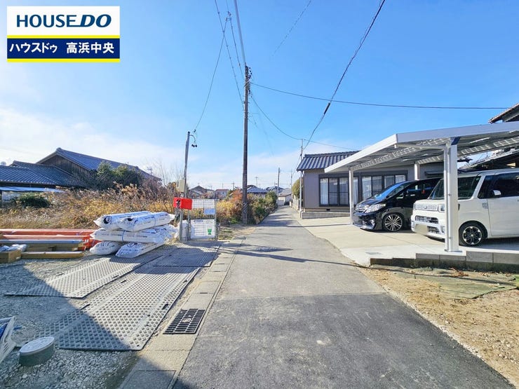 間口・前面道路ともに十分な幅があり駐車も楽々♪