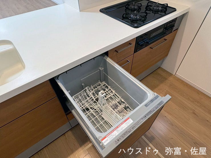 ビルトイン食器洗浄乾燥機付♪洗い物に費やす時間を、家族と過ごす大切なひとときに…(^^)