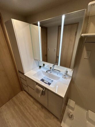 収納に困らない洗面台で、洗面まわりもすっきり!