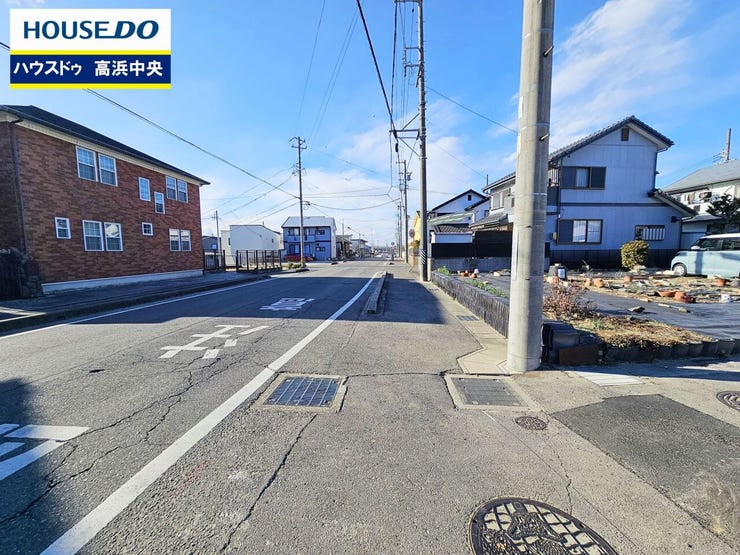 間口・前面道路ともに十分な幅があり駐車も楽々♪