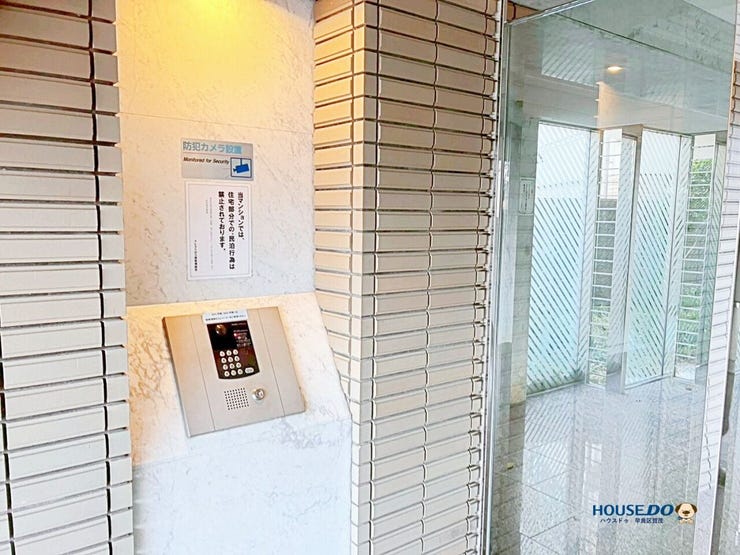 セキュリティもしっかり確保された、安心の入り口です。