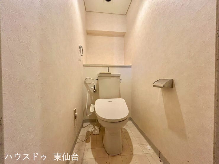 温水洗浄機能付き便座です