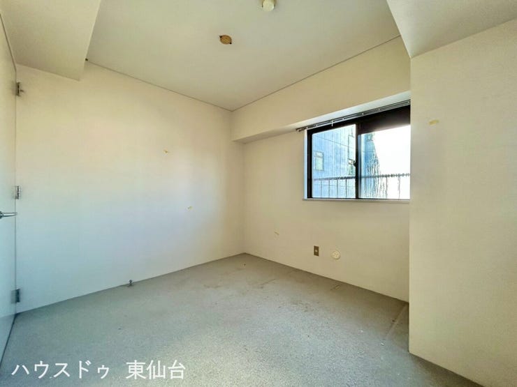 二面採光で朝日が気持ちよさそうなお部屋です