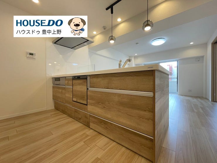 人気のカウンターシステムキッチンです!リビング側にも収納があるため、キッチン周りがスッキリします!