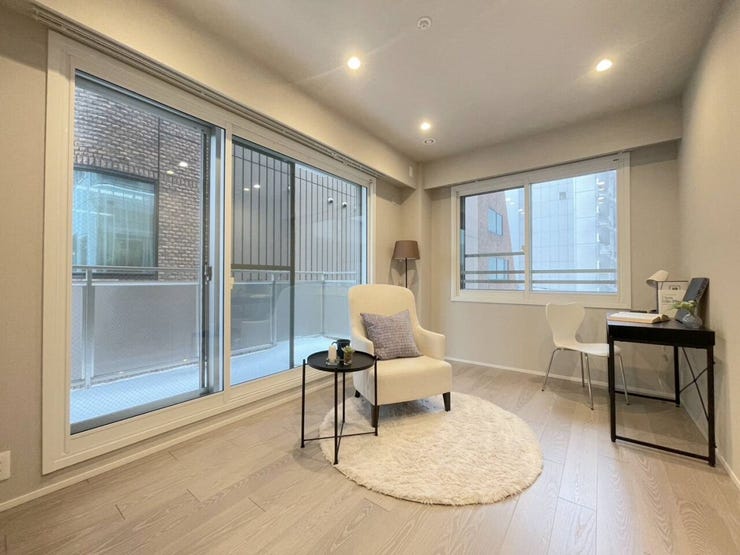 《洋室1》
約8.4帖。
クローゼットがあり、収納スペースも確保しています。お部屋をより広々お使いいただけます。