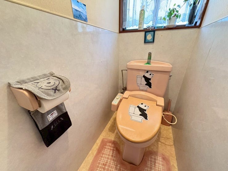 トイレです♪寒くても安心の暖房温水洗浄便座♪