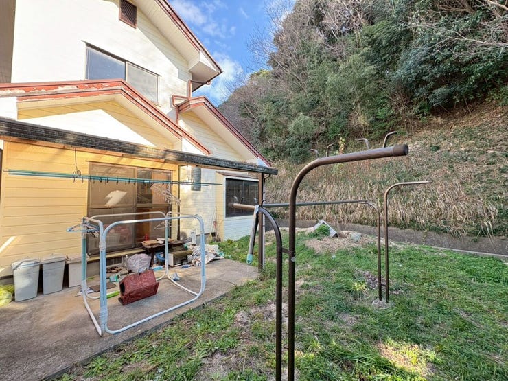 家の裏手側には広いお庭があります♪