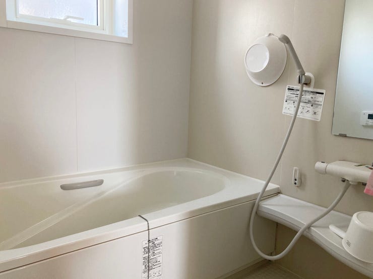 室内(2026年1月)撮影
◎本日案内可能◎
足を伸ばしてお湯につかれる1坪タイプの浴室で、1日の疲れを癒すバスタイムを過ごしませんか♪