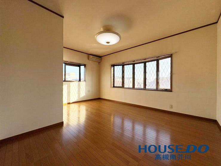 こちらは3階の別の洋室となります。