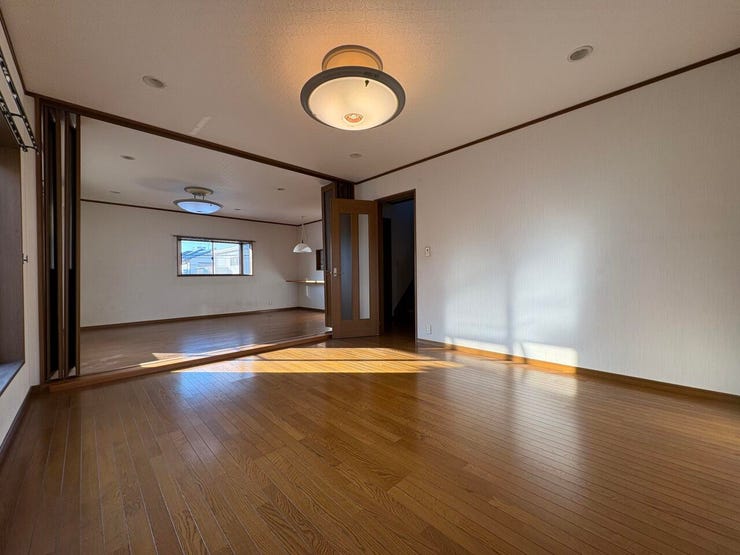 仕切り扉を開けるとこんな感じに。