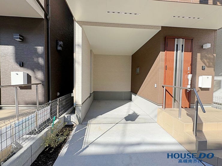 駐車1台可能です。
自転車置くのにも便利ですね。