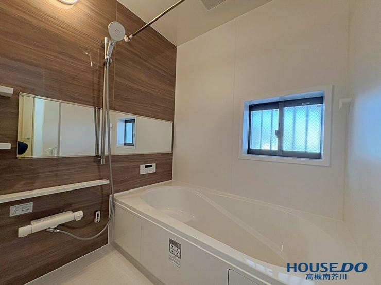 広い浴槽なので足を伸ばしてお湯に浸かれます。
日々の疲れをリフレッシュ!!