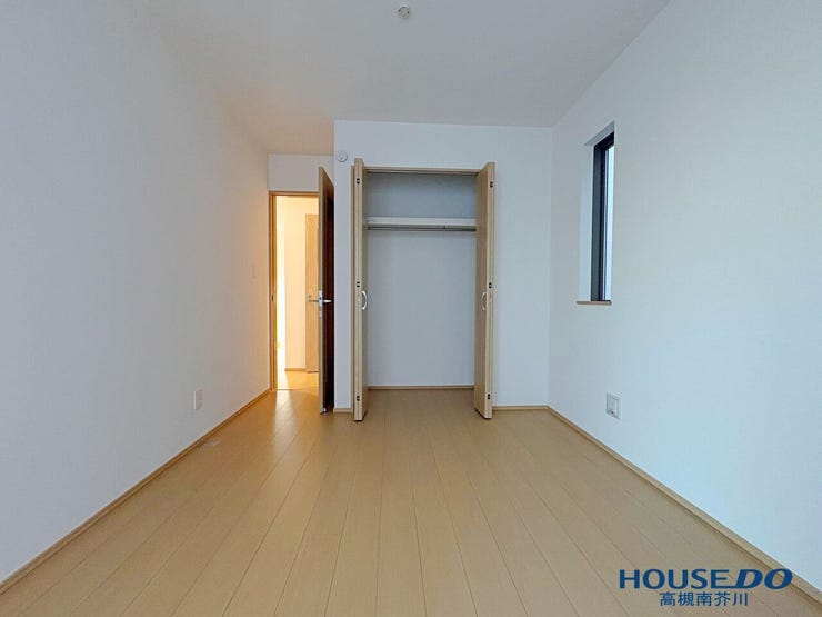 1階5.25帖。
収納もありますよ。