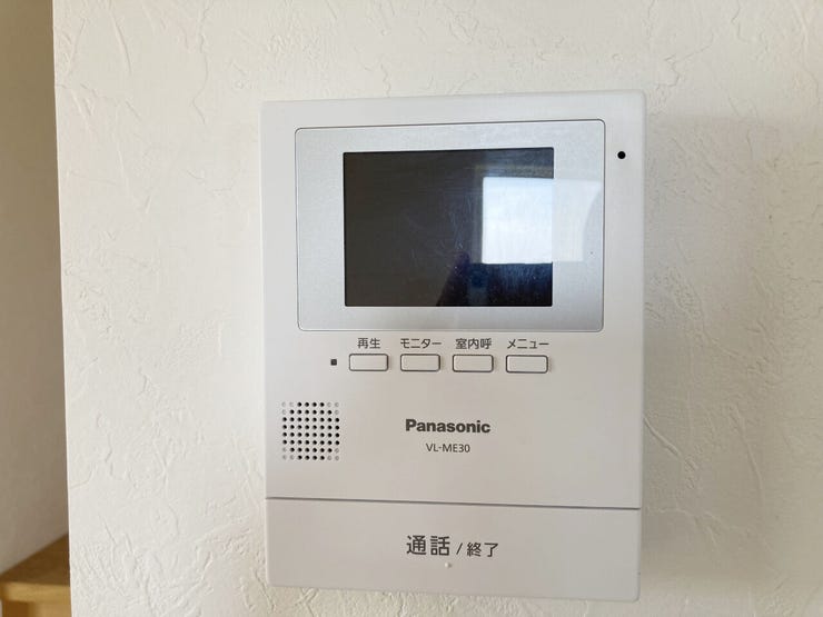 設備(2026年7月)撮影
◎本日案内可能◎
来客者をリビングから確認できるモニター付きインターホン。