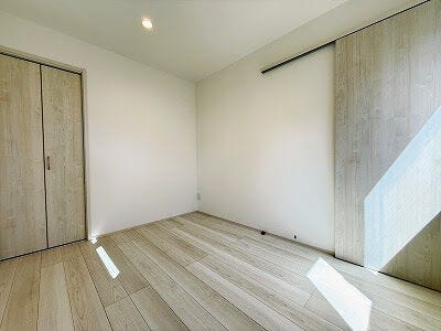 お子様の遊び場や在宅ワークスペース、趣味のお部屋など多目的に活用可能です!