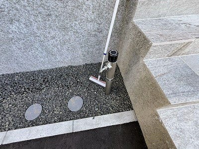 屋外には便利な散水栓を設置♪
お庭の水やりや洗車、外まわりのお掃除などに活躍し、日々の暮らしを快適にサポートします!