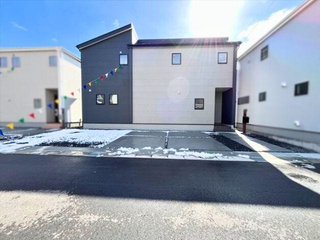 駐車場。大き目の車でもゆったり停められます
(2026年2月7日 撮影)