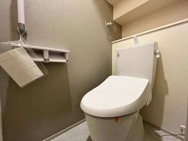 階段下のスペースを利用した1階トイレ。2カ所のトイレは忙しい時間帯でも慌てずに利用出来て◎
(2026年2月7日 撮影)