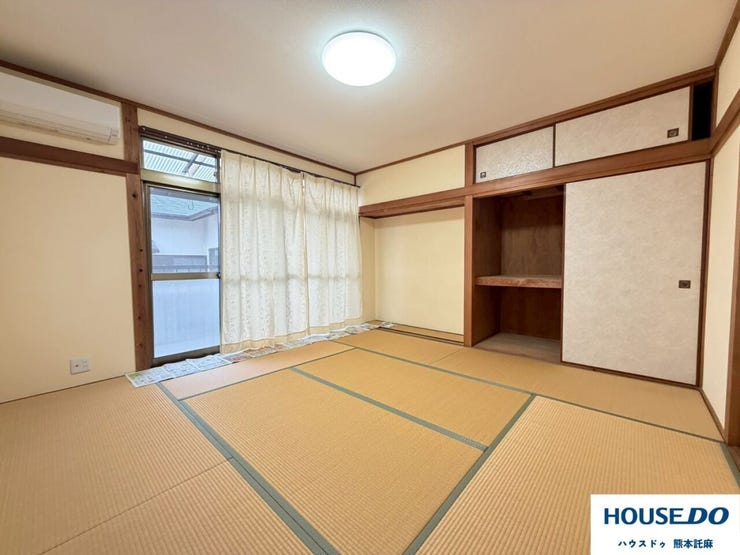 8帖の和室からはベランダに出ることが可能です!