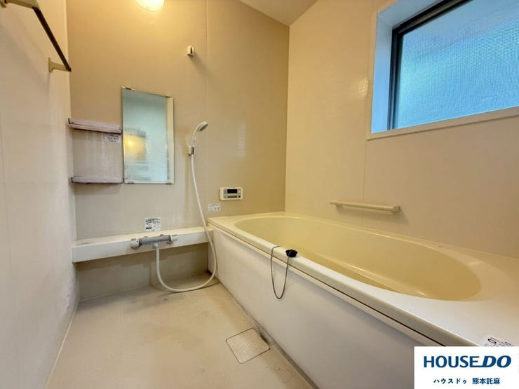 窓付きの浴室で、換気も満足にできますね(^▽^)