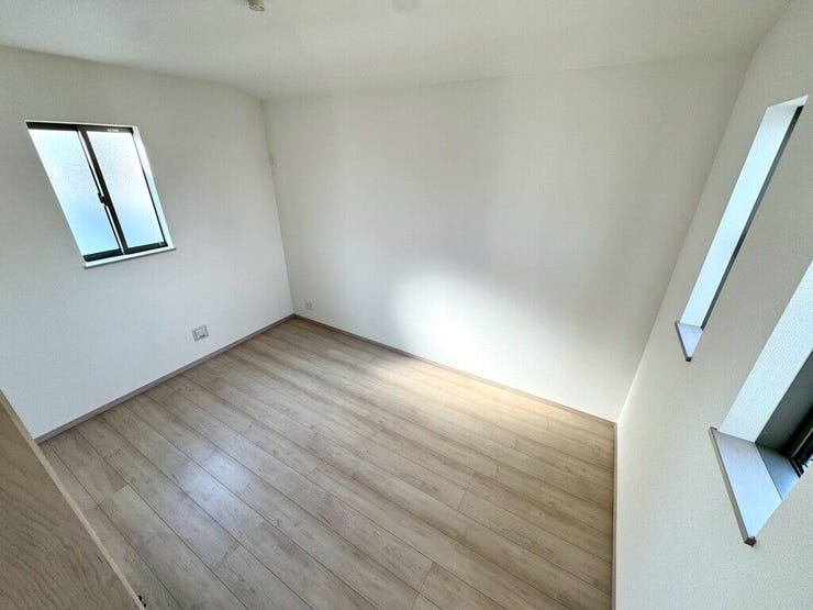 【Bedroom】ナチュラルな内装で、リラックスできる空間。寝室や書斎にも最適です。