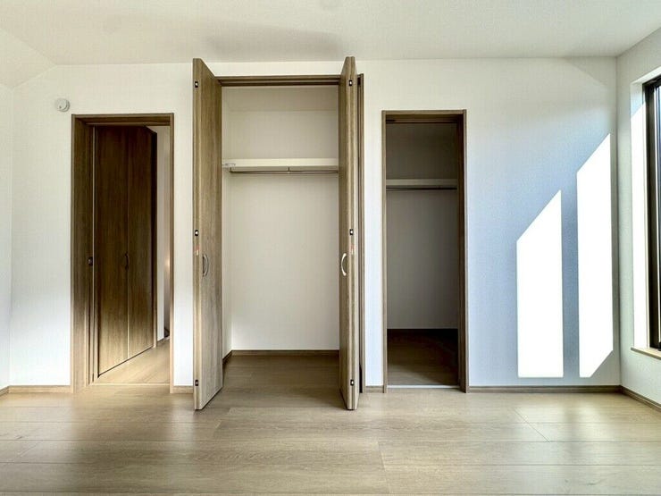 【Bedroom】収納力◎。家具の配置もしやすい機能的な洋室です。