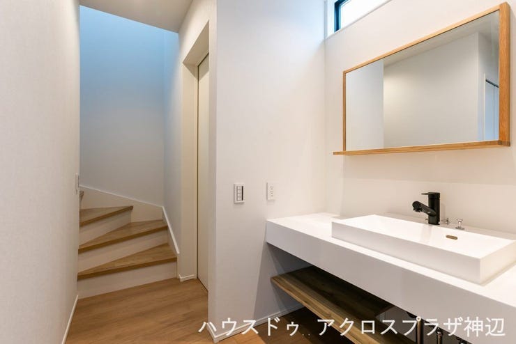 【洗面台】広々とした洗面台スペースです