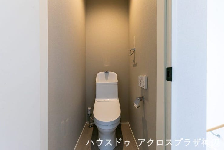 【トイレ】シンプルなデザインで、お掃除も楽々。