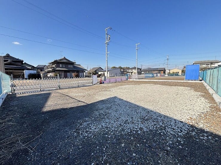 完成前の物件に限り、カラー選択やオプション工事 などのサービス特典が受けられる場合がございます。詳しくお知りになりたい方はお気軽にお問合せください。