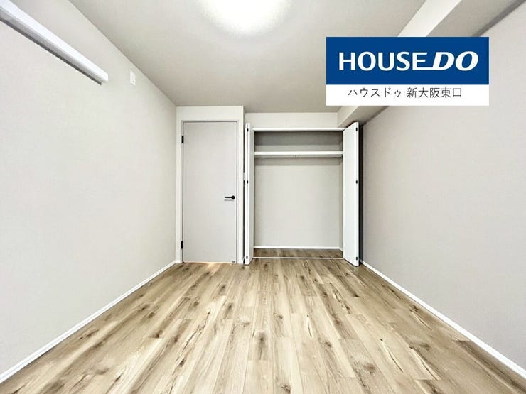 収納は奥行もたっぷり。
ご家族のもの全て入ります!