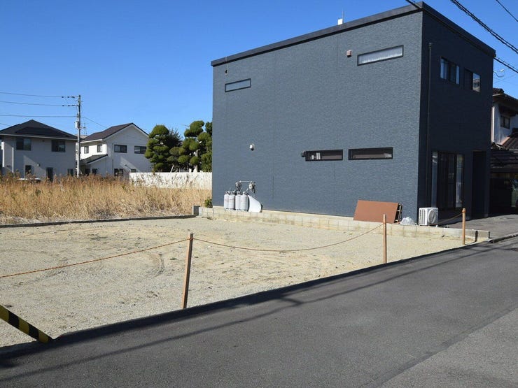 【外観】
外観を南東側より撮影