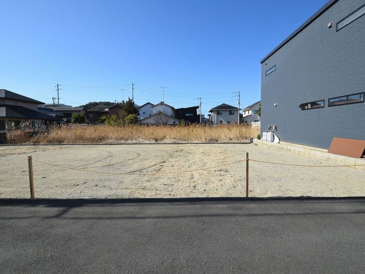 外観を東側より撮影