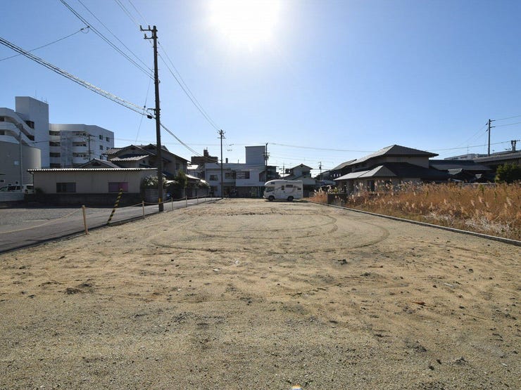 敷地内を北側より撮影