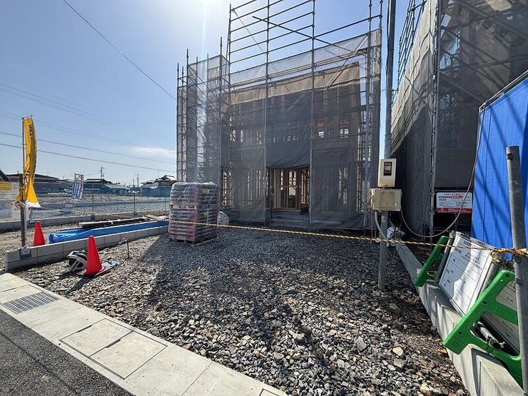 完成前の物件に限り、カラー選択やオプション工事 などのサービス特典が受けられる場合がございます。詳しくお知りになりたい方はお気軽にお問合せください。