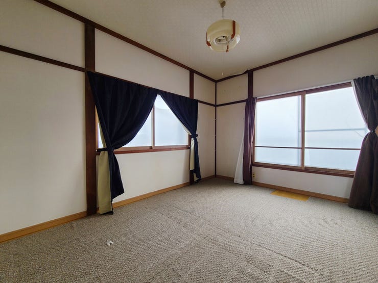 室内(2026年1月)撮影
◎本日案内可能◎
大きな窓からたっぷり光が射し込む明るく心地の良い空間です♪