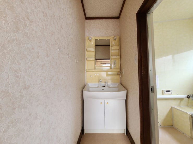 室内(2026年1月)撮影
◎本日案内可能◎
収納付きでスキンケア用品や小物もすっきりまとまります♪