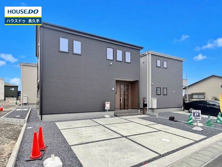 【外観】
お住まい購入に向けての『質問』・『疑問』。具体的に何を準備をして進めたらいいのか?些細な事でも何でも質問して下さい。安心してお住まいが購入出来るようサポート致します!