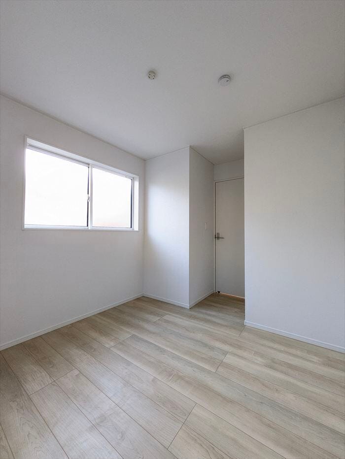 【同社施工例】
木の温もりがやさしいフローリング