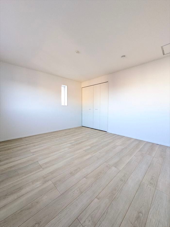 【同社施工例】
二面採光で、明るいお部屋です。