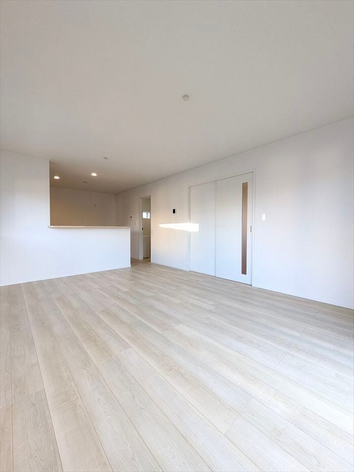 【同社施工例】
ご家族みんながゆったりくつろげる広々としたリビング♪