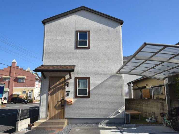 外観を西側より撮影