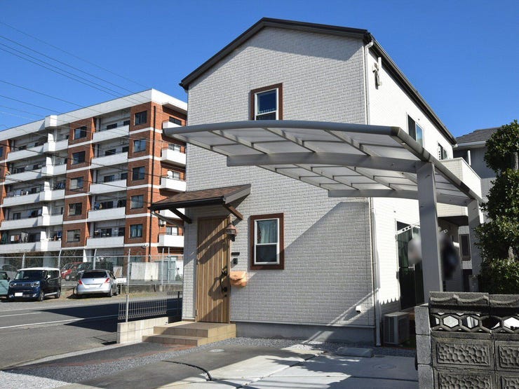 外観を南西側より撮影