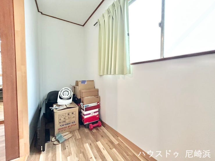 ■2階ホール 窓があり明るく開放感のある生活動線に♪