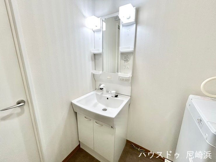 ■毎日の身支度を落ち着いて行え、収納も兼ね備えた独立洗面台♪新品交換済み!