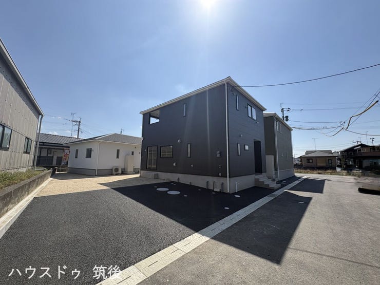 現地写真。
駐車3台可能。
現在内覧可能です!