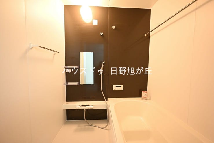 ゆったり浸かれる広さ&浴室乾燥機付きで便利!