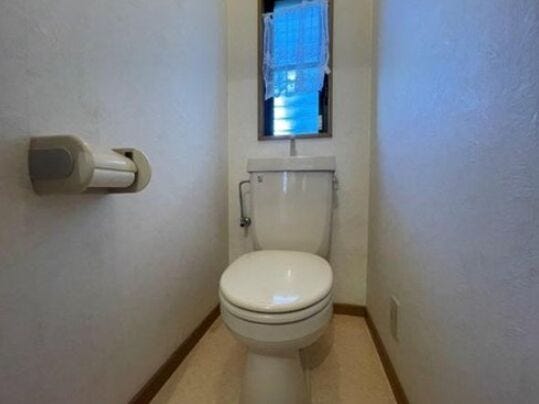 窓有りのトイレのため換気もすぐに完了します。