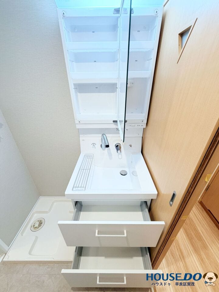 生活感を隠せる便利な収納付きです